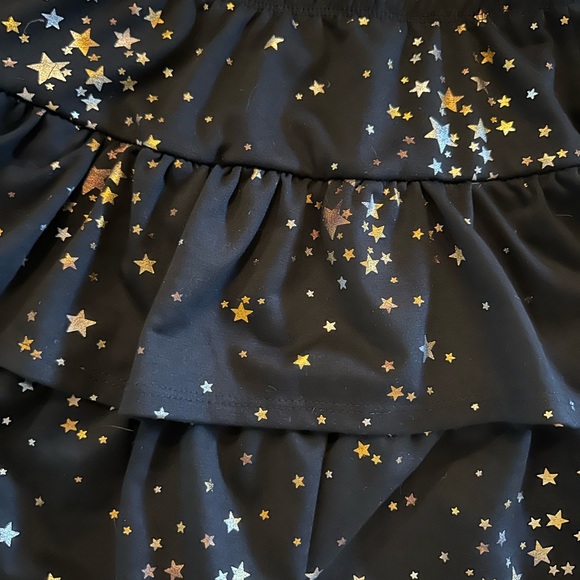 Nine 1 Eight adorable layered Skirt size kids large - Picture 3 of 7